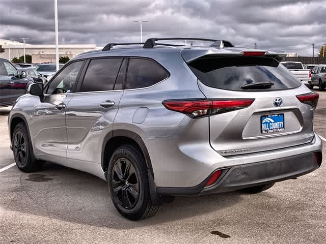 Thumbnail: 2023 Toyota Highlander - 4