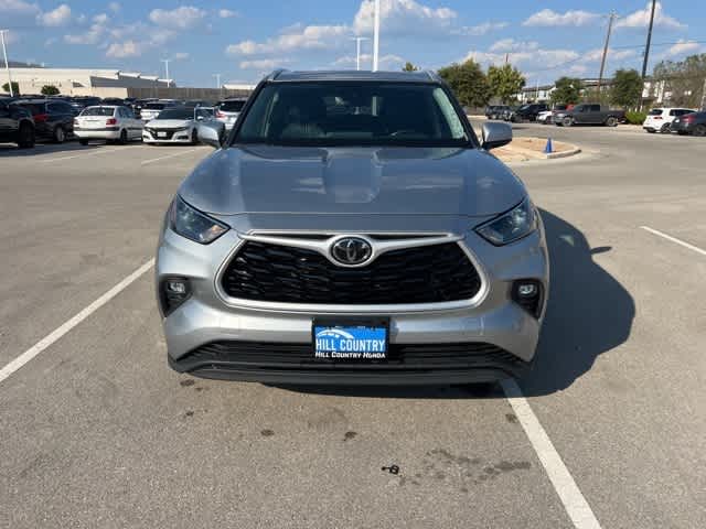 Thumbnail: 2022 Toyota Highlander - 8