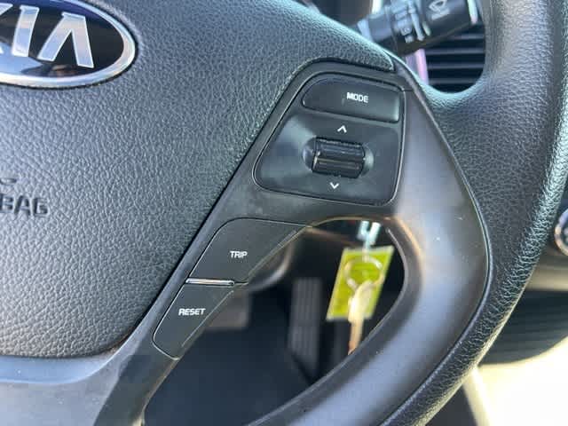 Thumbnail: 2016 Kia Forte - 11