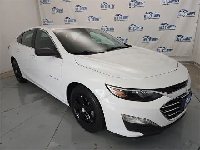 Thumbnail: 2022 Chevrolet Malibu - 8