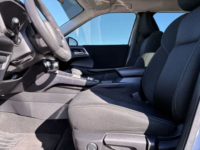 Thumbnail: 2022 Mitsubishi Outlander - 18