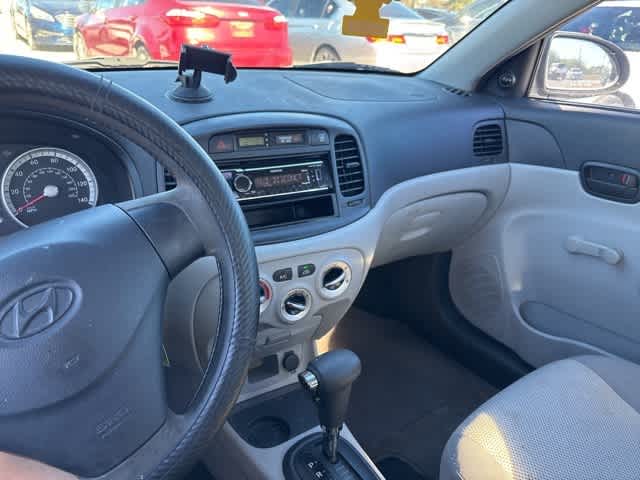 Thumbnail: 2009 Hyundai Accent - 17