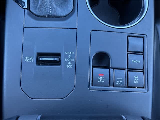 Thumbnail: 2023 Toyota Highlander - 41