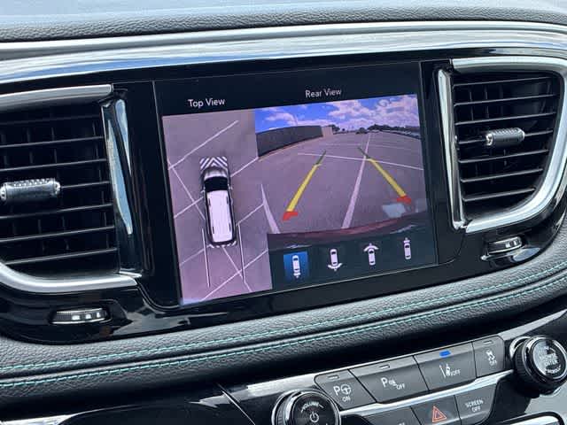 Thumbnail: 2020 Chrysler Pacifica - 30
