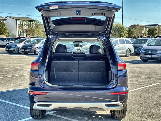 Thumbnail: 2023 Mitsubishi Outlander - 35