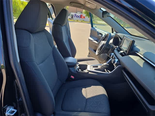 2021 Toyota RAV4 XLE 22