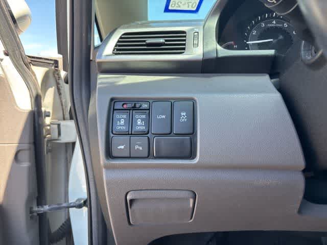Thumbnail: 2014 Honda Odyssey - 10