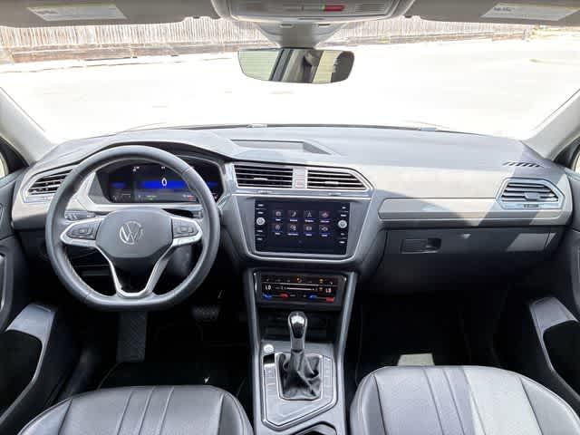 Thumbnail: 2023 Volkswagen Tiguan - 16