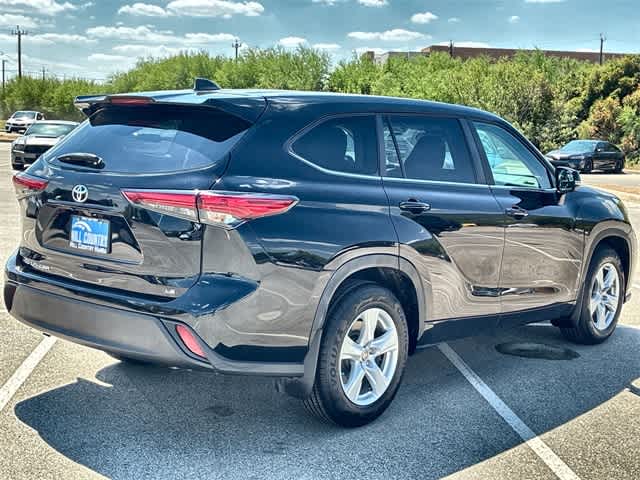 Thumbnail: 2023 Toyota Highlander - 6