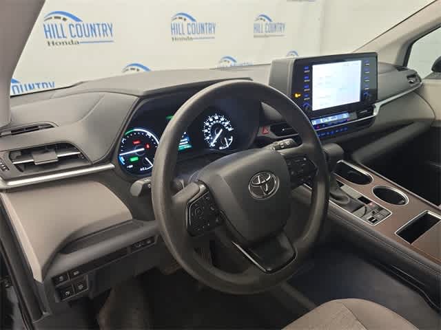 Thumbnail: 2023 Toyota Sienna - 2