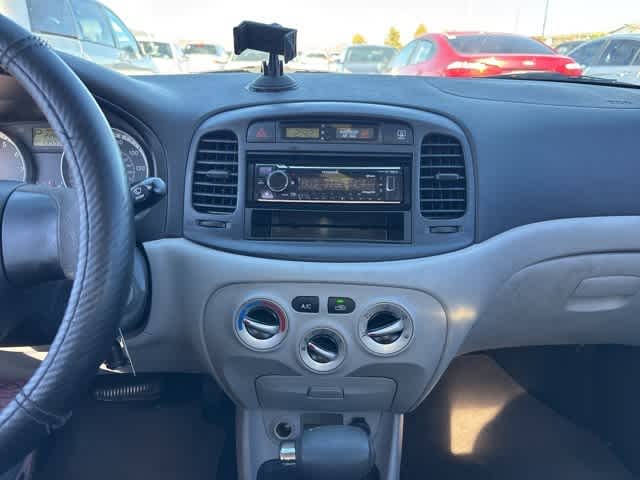 Thumbnail: 2009 Hyundai Accent - 16