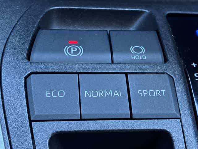 Thumbnail: 2021 Toyota RAV4 - 41