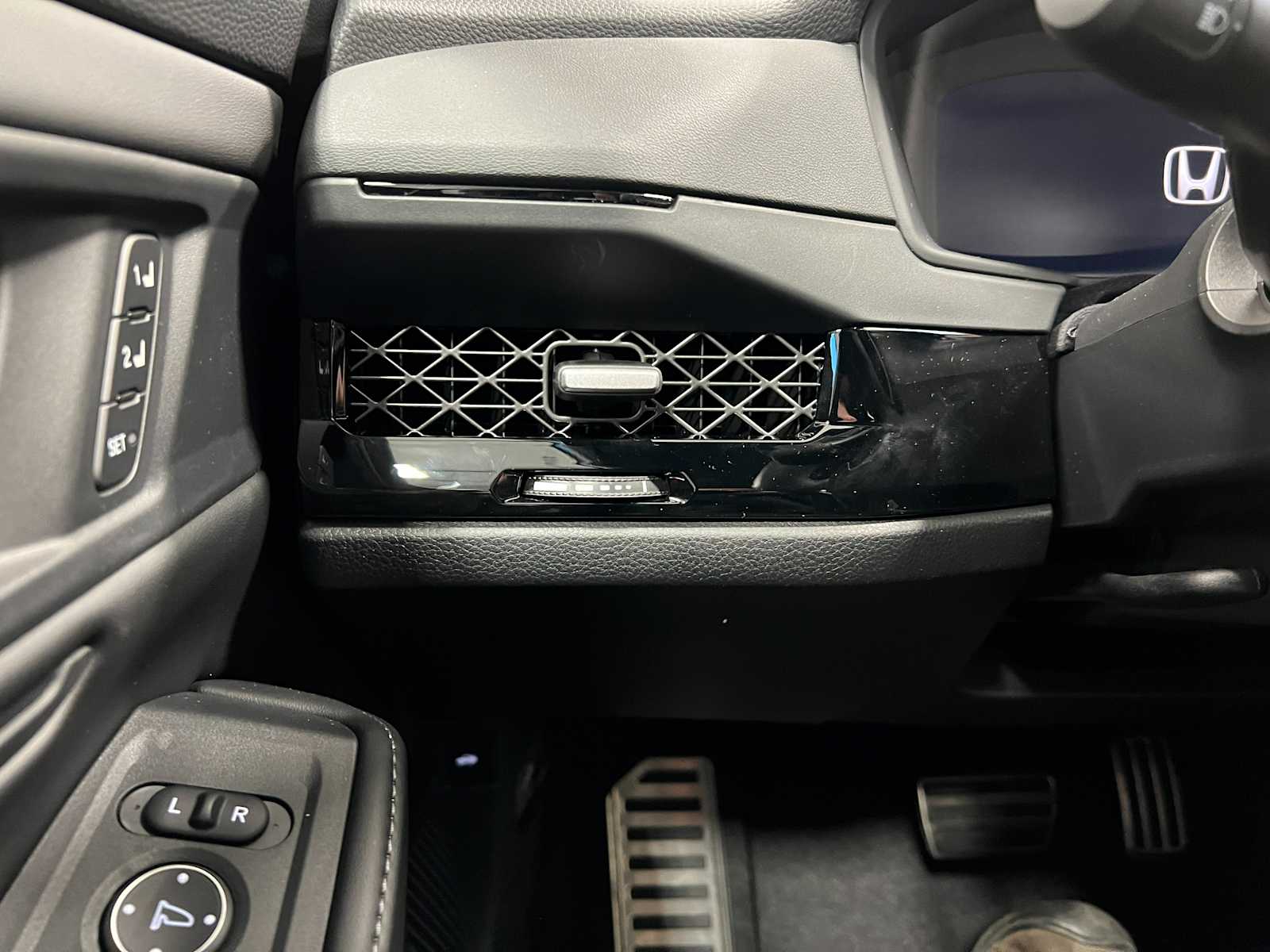 Thumbnail: 2025 Honda Accord - 19