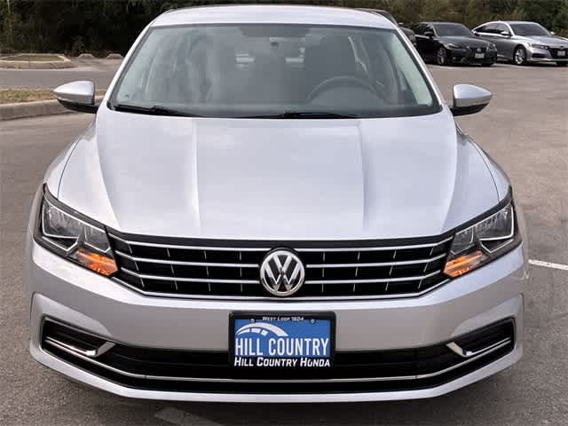 Thumbnail: 2017 Volkswagen Passat - 9