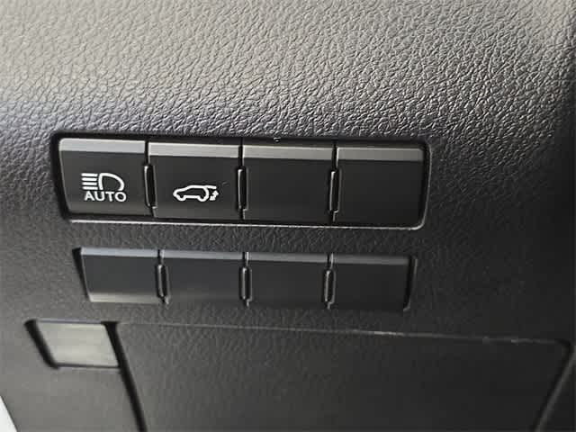 Thumbnail: 2022 Lexus RX - 39