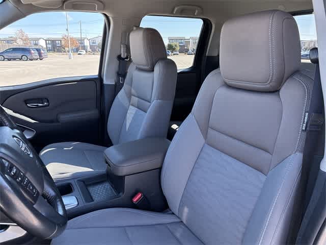 Thumbnail: 2022 Nissan Frontier - 17