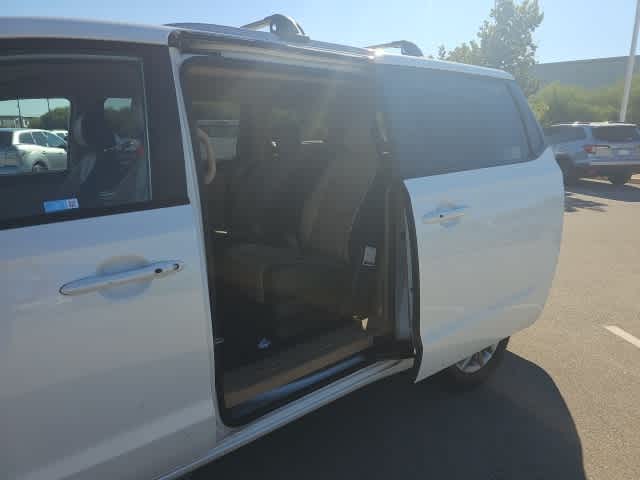 Thumbnail: 2021 Kia Sedona - 19