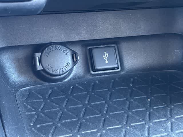 Thumbnail: 2021 Toyota RAV4 - 34