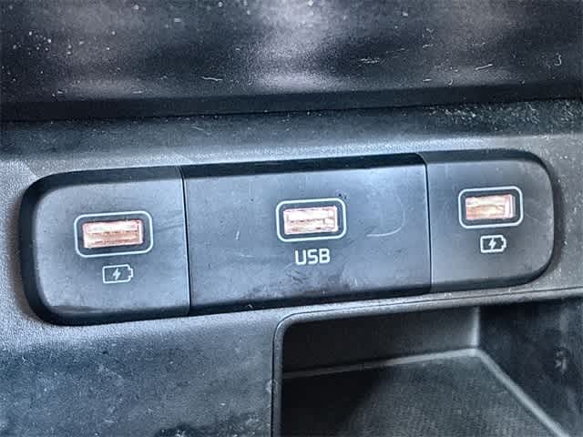 Thumbnail: 2023 Kia Sorento - 32