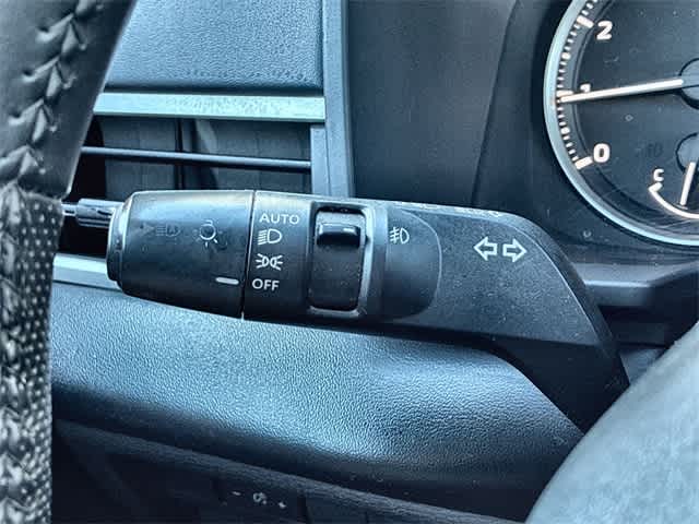 Thumbnail: 2023 Mitsubishi Outlander - 27