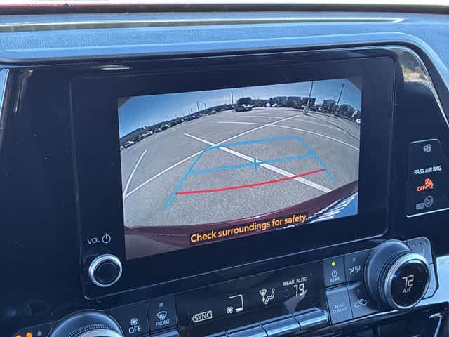 Thumbnail: 2023 Toyota Highlander - 32