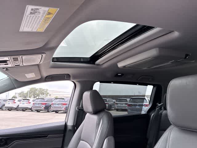Thumbnail: 2023 Honda Odyssey - 20