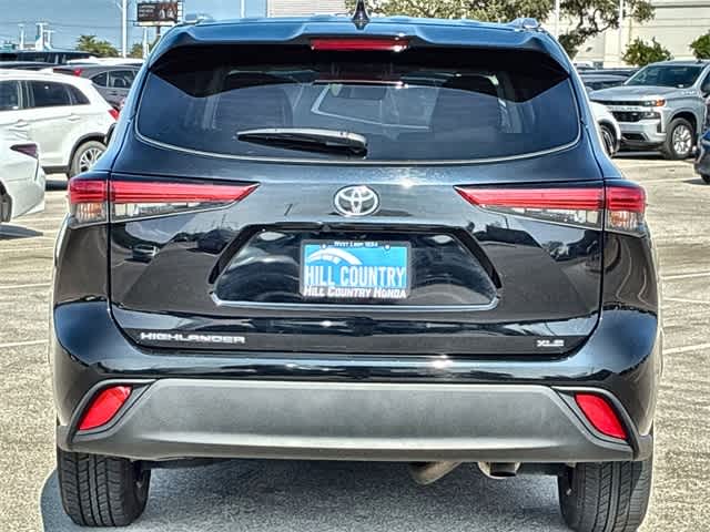 Thumbnail: 2023 Toyota Highlander - 5