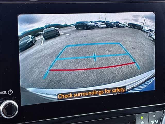 Thumbnail: 2023 Toyota Highlander - 32