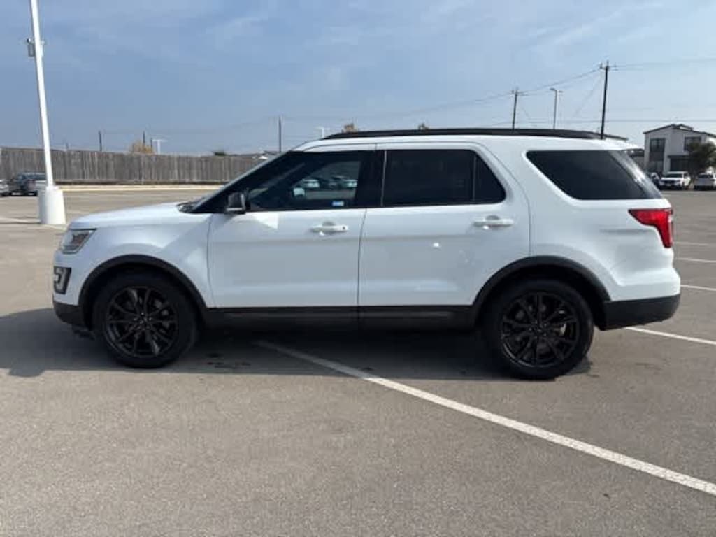 Used 2017 Ford Explorer XLT SUV