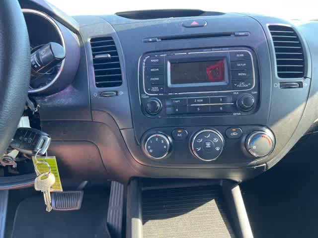 Thumbnail: 2016 Kia Forte - 18