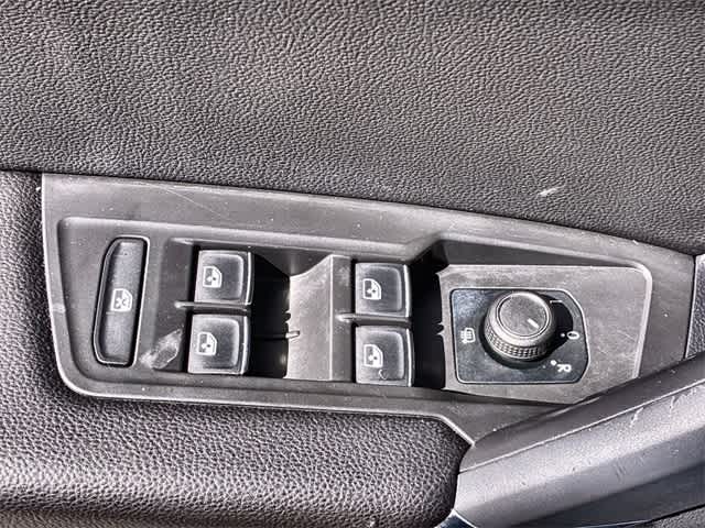 Thumbnail: 2020 Volkswagen Tiguan - 38