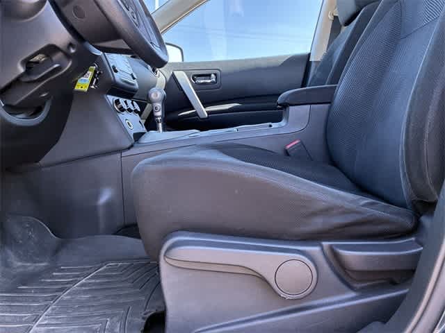 Thumbnail: 2015 Nissan Rogue - 18