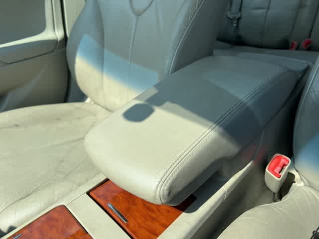 Thumbnail: 2010 Toyota Camry - 16