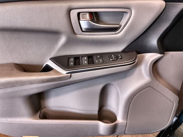 Thumbnail: 2016 Toyota Camry - 37