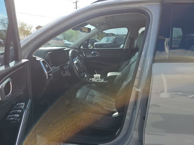 Thumbnail: 2023 Kia Sorento - 9