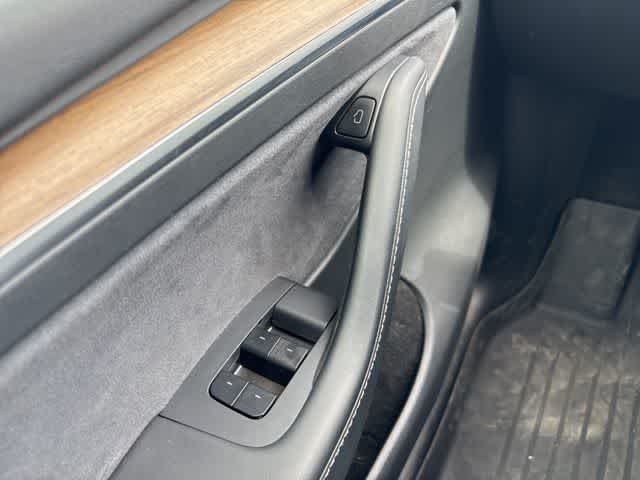 Thumbnail: 2022 Tesla Model Y - 22