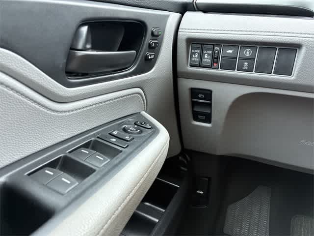 Thumbnail: 2023 Honda Odyssey - 40