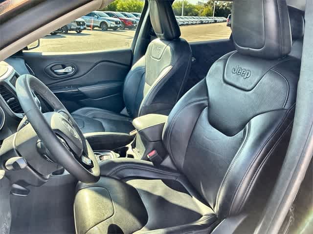 Thumbnail: 2023 Jeep Cherokee - 17