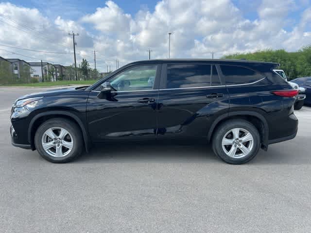 Thumbnail: 2023 Toyota Highlander - 2