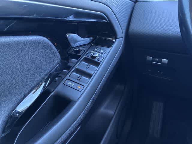 Thumbnail: 2020 Land Rover Range Rover Evoque - 38