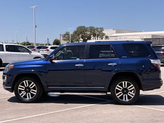 Thumbnail: 2017 Toyota 4Runner - 3