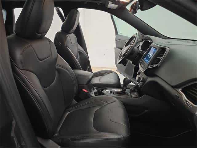 Thumbnail: 2021 Jeep Cherokee - 24