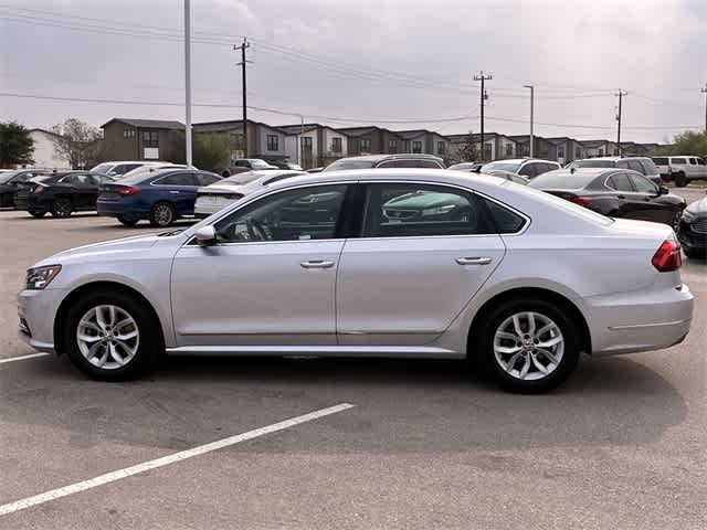 Thumbnail: 2017 Volkswagen Passat - 3