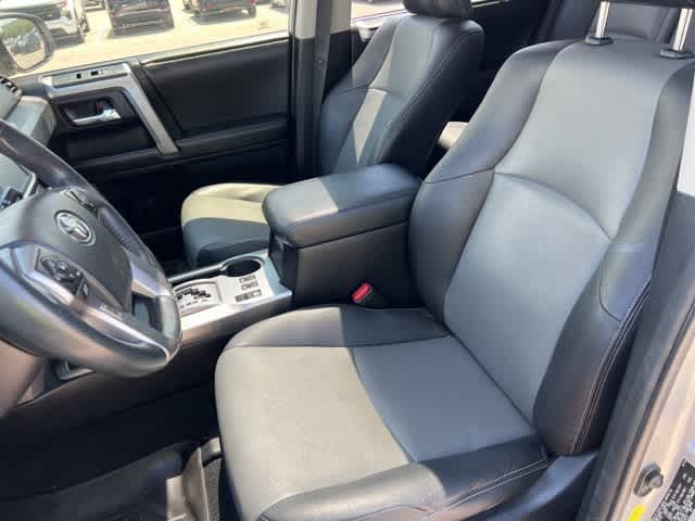 Thumbnail: 2014 Toyota 4Runner - 22