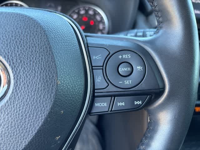 Thumbnail: 2022 Toyota RAV4 - 12