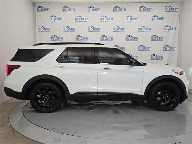 Thumbnail: 2023 Ford Explorer - 7