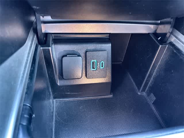 Thumbnail: 2020 Ford Explorer - 34