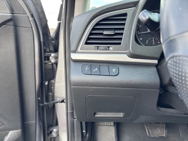 Thumbnail: 2018 Hyundai Elantra - 10