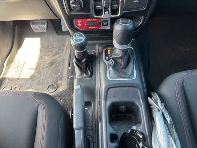 Thumbnail: 2019 Jeep Wrangler - 17