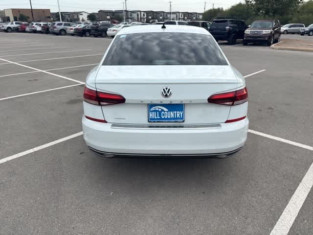 Thumbnail: 2022 Volkswagen Passat - 4